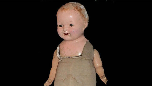 Những con búp bê bị ma ám nổi tiếng nhất mọi thời đại