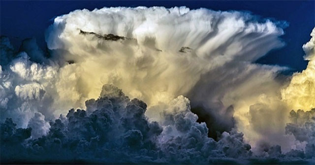 Người đàn ông mắc kẹt trong đám mây suốt 40 phút