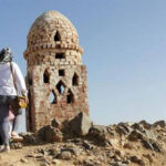 Bí ẩn những căn nhà bằng gạch trổ nhiều lỗ trên sa mạc: Biết tác dụng ai cũng bất ngờ!