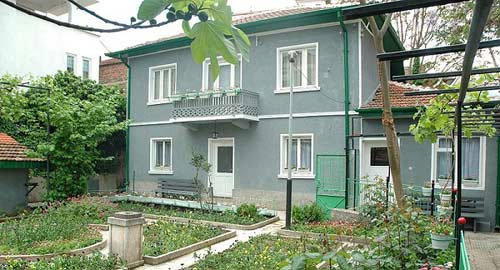 Nhà của bà Vanga tại thành phố Rupit Tìm hiểu cuộc đời của nhà tiên tri mù Vanga