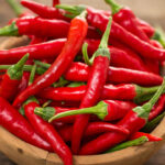 Đừng cho trực tiếp vào tủ lạnh, có cách bảo quản ớt tươi như mới hái đến cả nửa năm
