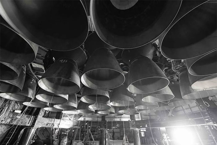 Dàn động cơ tên lửa Raptor "khủng" của Starship.