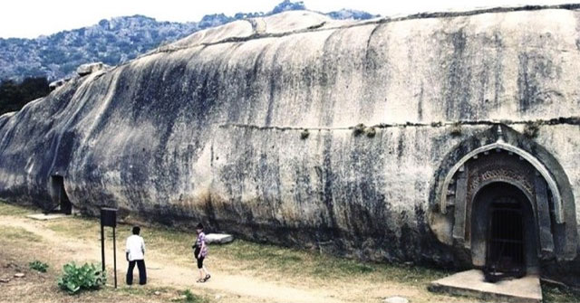 Hang Barabar: Nơi ẩn giấu một nền văn minh cổ đại chưa được biết đến?