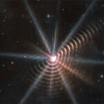 Kính viễn vọng James Webb chụp chuỗi vòng đồng tâm bí ẩn