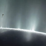 Kính viễn vọng James Webb phát hiện cảnh hiếm thấy từ mặt trăng của sao Thổ