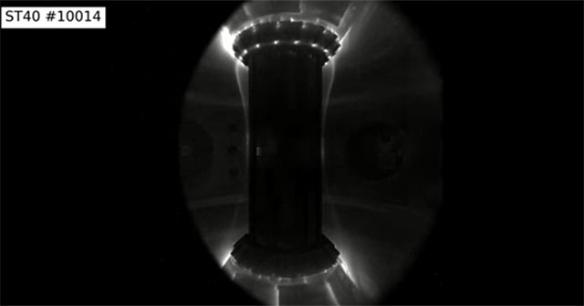 Khoảnh khắc lò phản ứng nhiệt hạch hình thành plasma