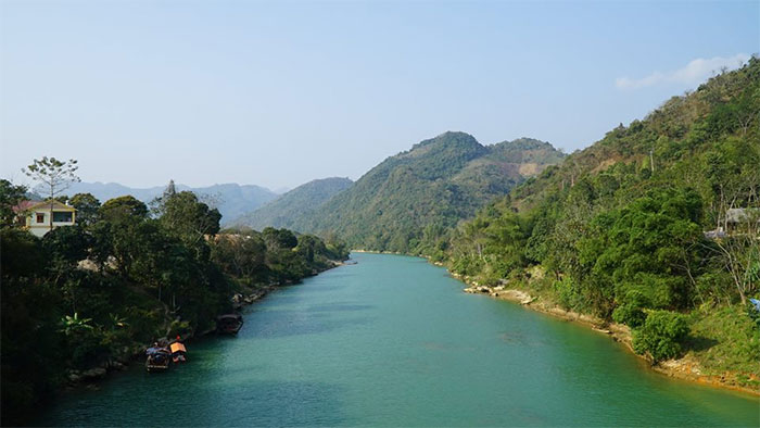 Sông Chảy