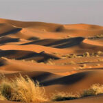 Dùng radar đo độ sâu sa mạc Sahara, các nhà khoa học phát hiện ra "thứ" khổng lồ bên dưới