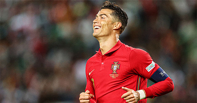 Trung bình mỗi cầu thủ chạy bao nhiêu km trong một trận World Cup?