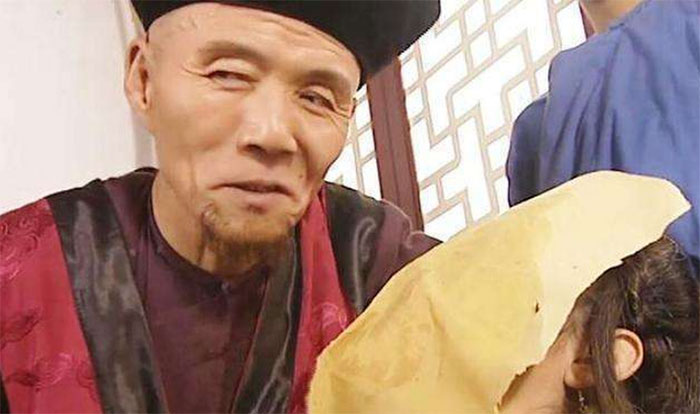 hinh-phat-thiep-gia-quan