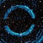 Bức ảnh của NASA cho thấy vòng sáng kỳ lạ xung quanh hố đen vũ trụ