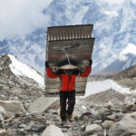 Phía sau năng lực phi thường của người Sherpa trên đỉnh Himalaya