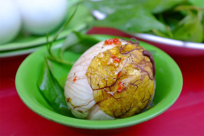 trung-vit-lon-1 Bệnh nhân cao huyết áp cần tránh ăn trứng vịt lộn