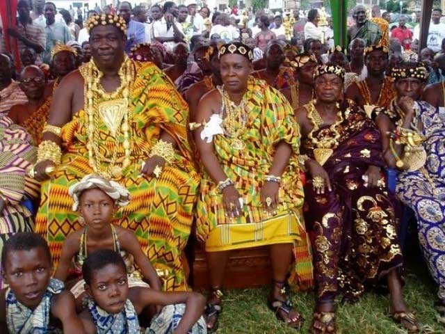 nguoi-cua-bo-toc-ashanti-1 Vàng ở Ghana thực sự dễ dàng tìm thấy ở mọi nơi