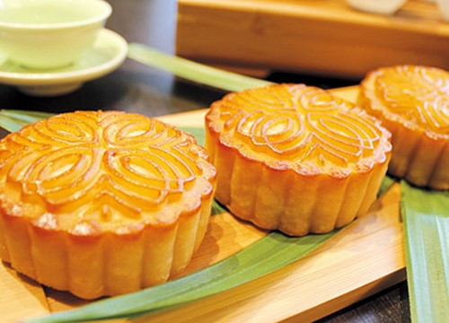 Bánh Trung thu ở Trung Quốc chỉ có bánh nướng, không có bánh dẻo như ở Việt Nam. ( Bánh Trung thu ở Trung Quốc chỉ có bánh nướng, không có bánh dẻo như ở Việt Nam. (