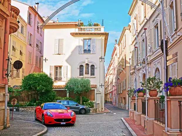 vuong-quoc-monaco-1 Giá nhà ở Monaco cực kỳ đắt đỏ.